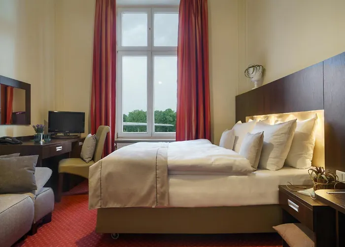 Garner - Graf Moltke By Ihg 3*